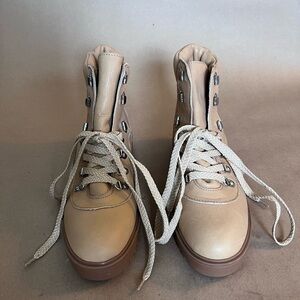 J.Crew Women’s Lightweight Leather Caramel Nordic Boots Hiking Size 10 M ($198)